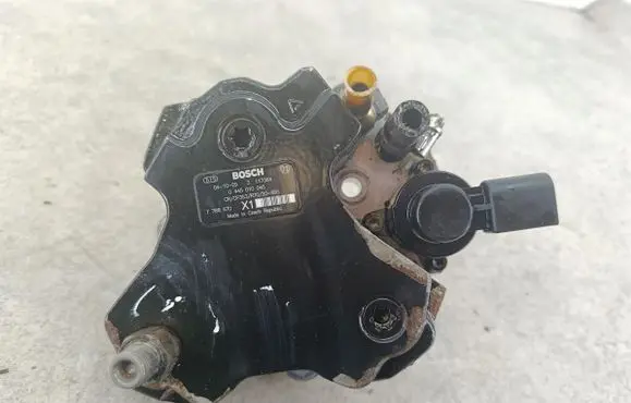 BMW 3 E46 Fuel injection high pressure pump 7788670