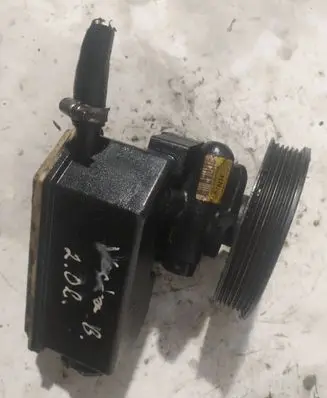 Opel Vectra B Power steering pump 90495957