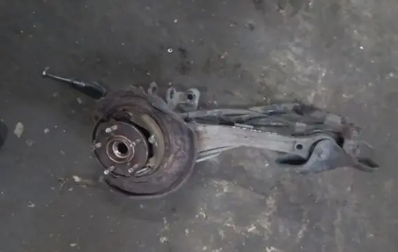 Subaru Outback Rear wheel hub spindle/knuckle 