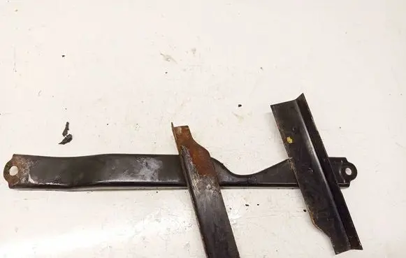 Toyota Corolla Verso AR10 Battery bracket 