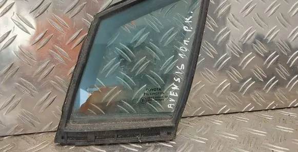 Toyota Avensis T270 Front door vent window glass four-door 43R001605
