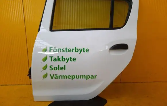 Dacia Sandero Rear door