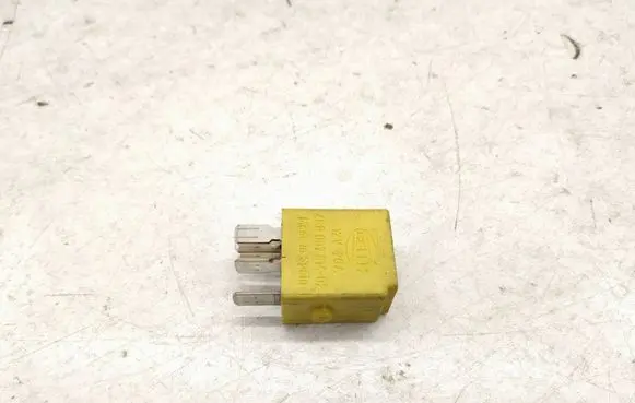 Mercedes-Benz CLS C219 Cruise control relay A0025421219 0025421219