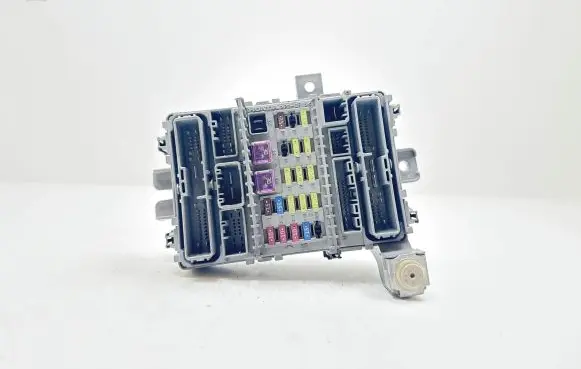 Honda Accord Fuse module TL4E220LD LDA21LNYA 121029