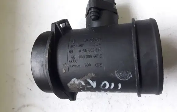 Audi A8 S8 D2 4D Mass air flow meter 0281002429
