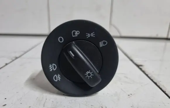 Skoda Octavia Mk2 (1Z) Light switch 1Z0941431A