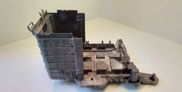 Volkswagen Touran I Battery tray 1K0951333B 1K0915336