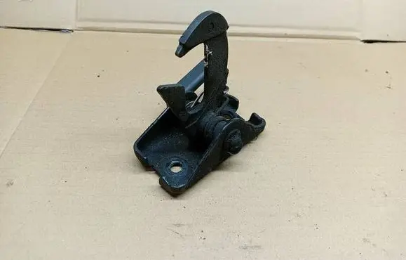Audi A3 S3 8V Engine bonnet/hood lock/catch 8V0823480