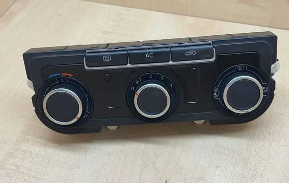 Volkswagen Golf VI Climate control unit 7N0907426K 5HB00975150