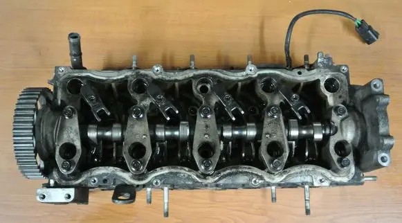 Volkswagen Golf V Engine head 