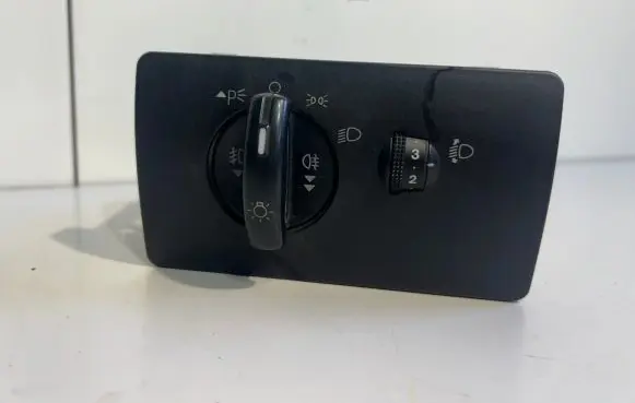Ford Mondeo Mk III Light switch 1S7T13A024BB