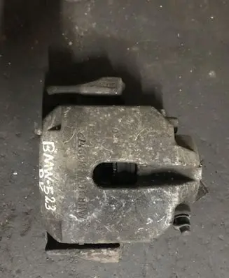 BMW 5 E39 Front brake caliper 6022296
