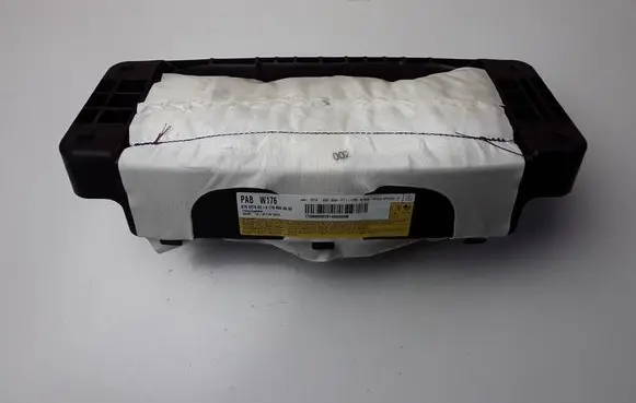 Mercedes-Benz CLA C117 X117 W117 Passenger airbag A1768600002
