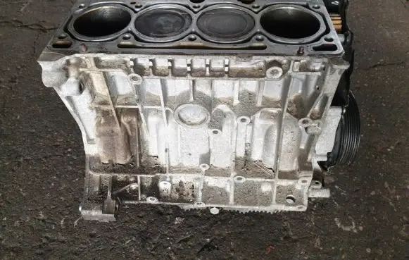 Seat Leon (1P) Engine block CCS
