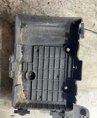 Renault Megane II Battery tray 8200166032