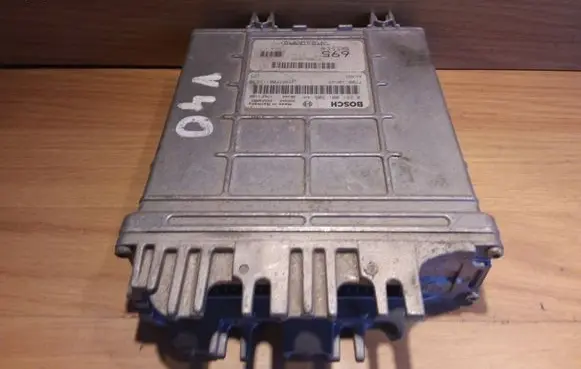 Volvo S40, V40 Engine control unit/module 0281001906