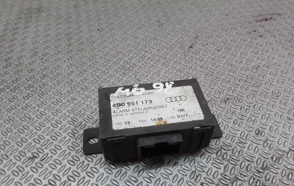 Audi A3 S3 8L Alarm control unit/module 4B0951173