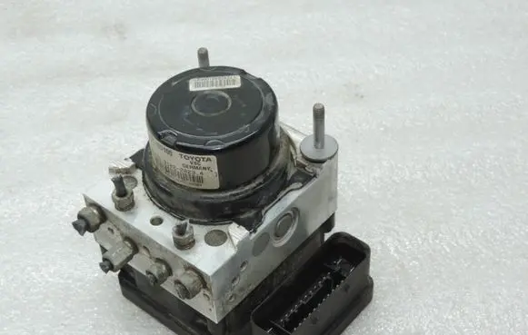 Toyota Yaris ABS Pump