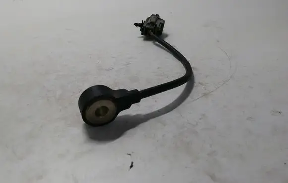 Ford Mondeo Mk III Detonation knock sensor 1072085C