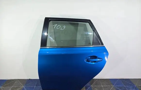 Toyota Auris E180 Rear door PAINTCODE8T7