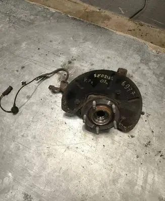 Chrysler Sebring (JS) Front wheel hub spindle knuckle SEDR1H5