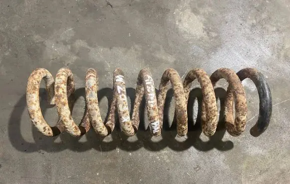 Mercedes-Benz C W203 Rear coil spring