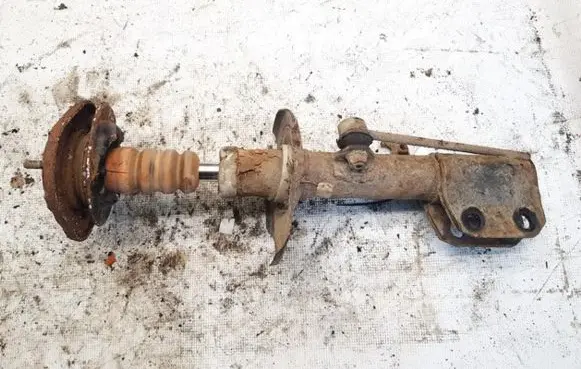 Toyota Avensis T250 Front shock absorber/damper