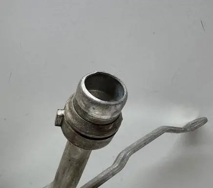 Engine coolant pipe/hose