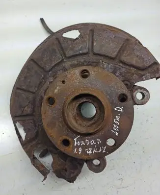 Volkswagen Touran I Front wheel hub
