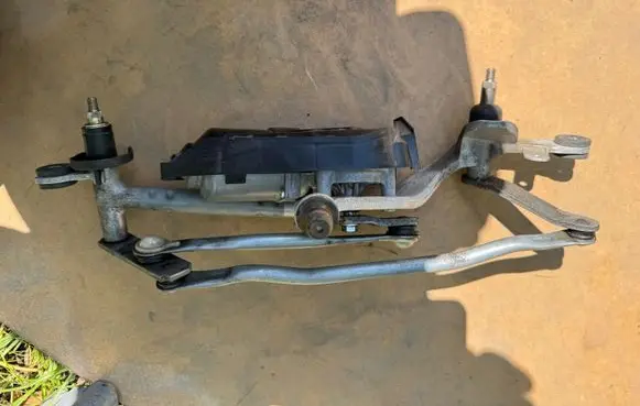 Fiat 500 Abarth Front wiper linkage and motor 05182430AC AX1590603902 70113