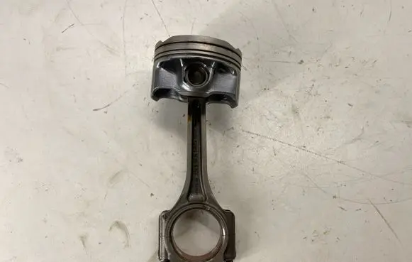 Ford Bronco Piston with connecting rod RFHX7GAA 3150B0094