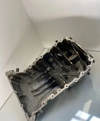 Volkswagen Touareg I Oil sump 070103603M 06E907660 BPE