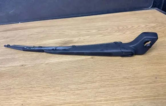 Volvo V70 Rear wiper blade 071956