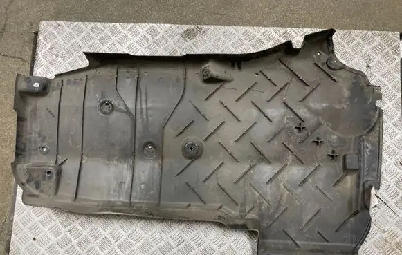 Mercedes-Benz C W205 Fuel tank bottom protection A2056900307