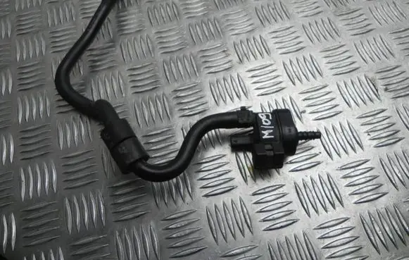 Volkswagen Golf VII Turbo solenoid valve 06H906517T M-09