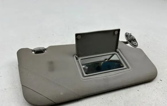 Sun visor