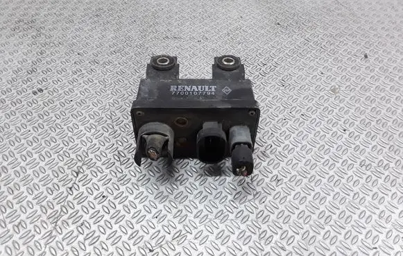 Volvo S40, V40 Glow plug pre-heat relay 7700107794