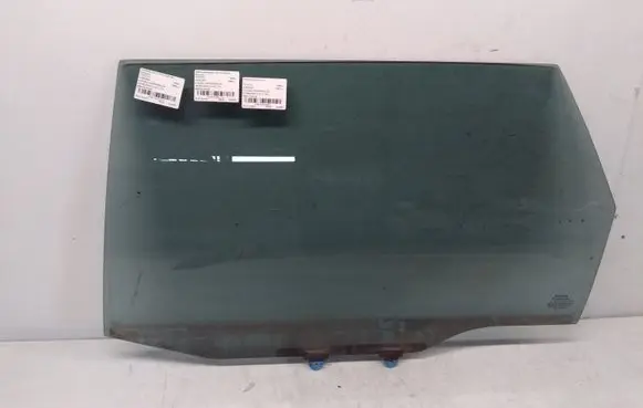 Toyota Avensis T220 Rear door window glass 