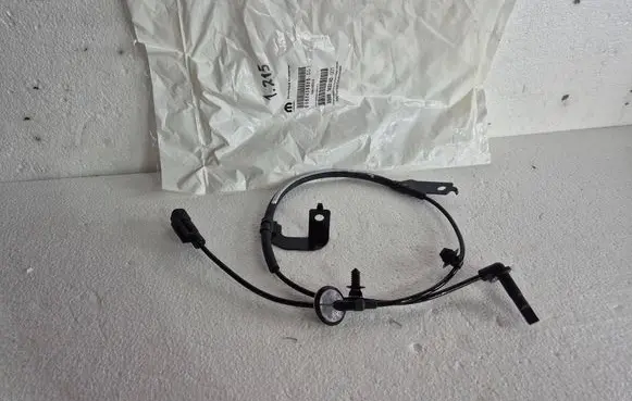 Fiat Freemont ABS wheel speed sensor 5085823AD 53408805 05085823AD