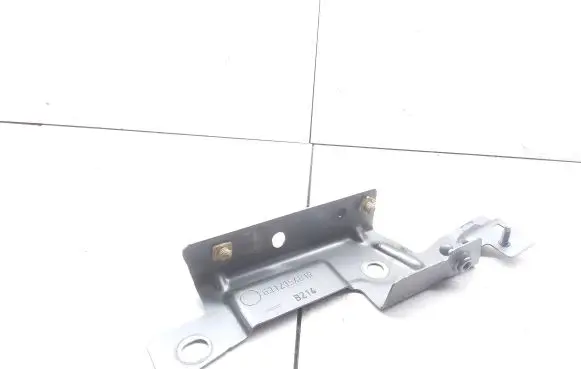 Renault Captur Fender mounting bracket 631235481R