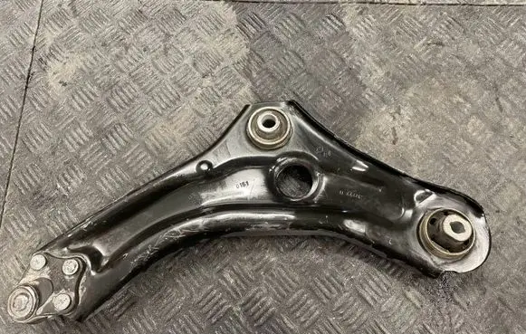 Renault Megane IV Front lower control arm/wishbone 545045297R