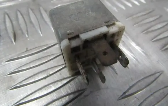 Volkswagen Jetta II Other relay 311963141b 4ra003510-00