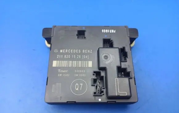 Mercedes-Benz E W211 Door control unit/module 2118201526 356805