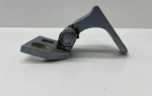 Volkswagen Golf VI Front door upper hinge 1K0831402M
