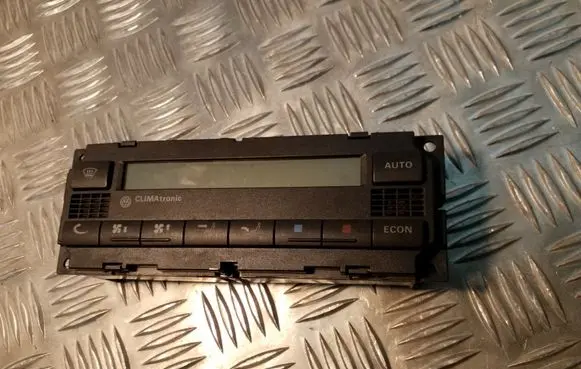 Volkswagen Golf IV Climate control unit