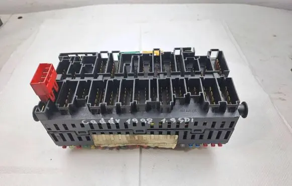 Volkswagen Caddy Fuse box set 357937039