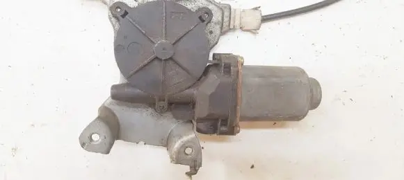 Nissan Almera N16 Front door window regulator motor 400601t6