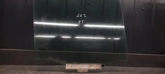 Mercedes-Benz C W202 Rear side window