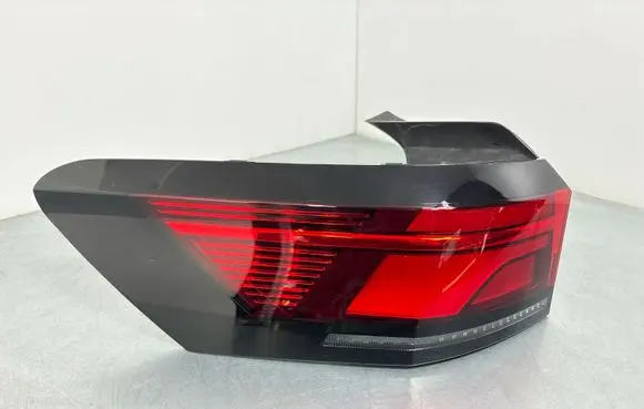 Volkswagen PASSAT B9 Rear/tail lights 3J0945095
