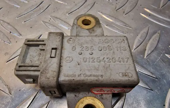 Mercedes-Benz A W168 ESP acceleration yaw rate sensor 0125420417